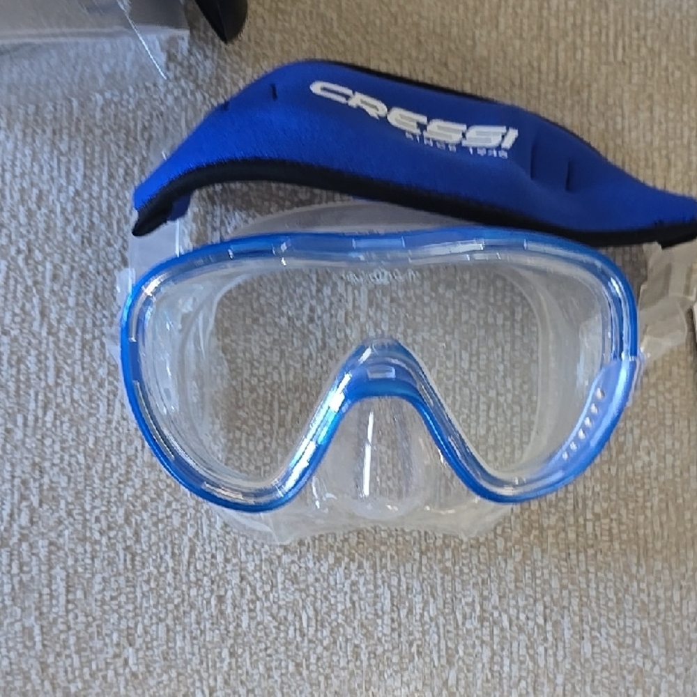 TUSA M-100 Freedom Tina Scuba Mask With CRESSI REMOVABLE STRAP